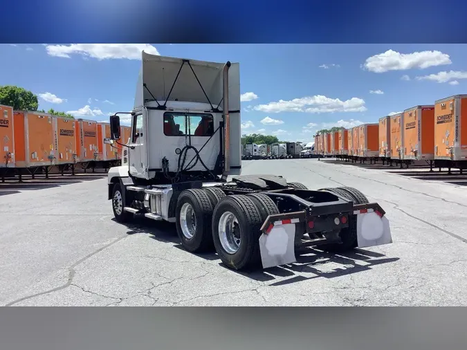 2020 Mack Anthem7d0b70df635a2f51e0fc00e34b293a24