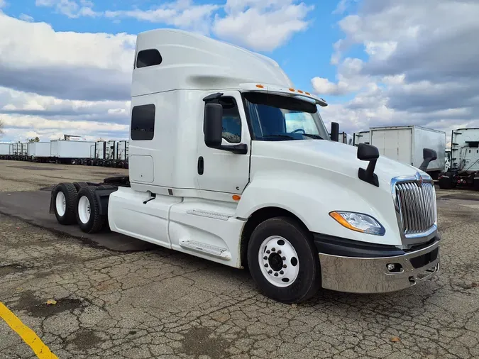 2019 NAVISTAR INTERNATIONAL LT625 SLPR CAB