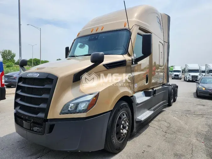 2022 FREIGHTLINER Cascadia 126