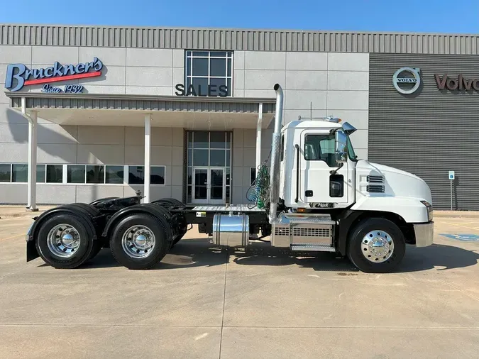 2019 MACK AN64T