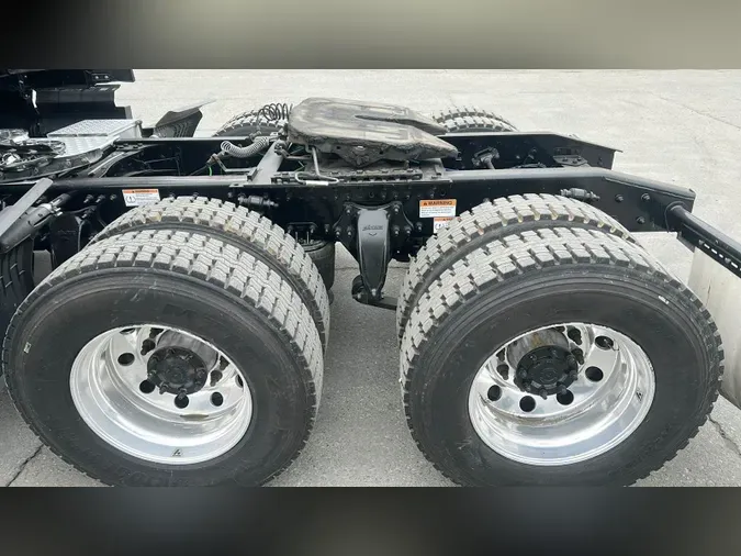 2023 Freightliner Cascadia 126