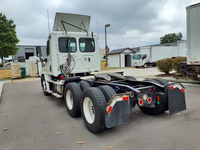 2019 FREIGHTLINER/MERCEDES CASCADIA 1257d0efaa2fb387eb2974cbb94a74f2c83