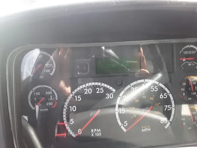 2018 FREIGHTLINER M2 106