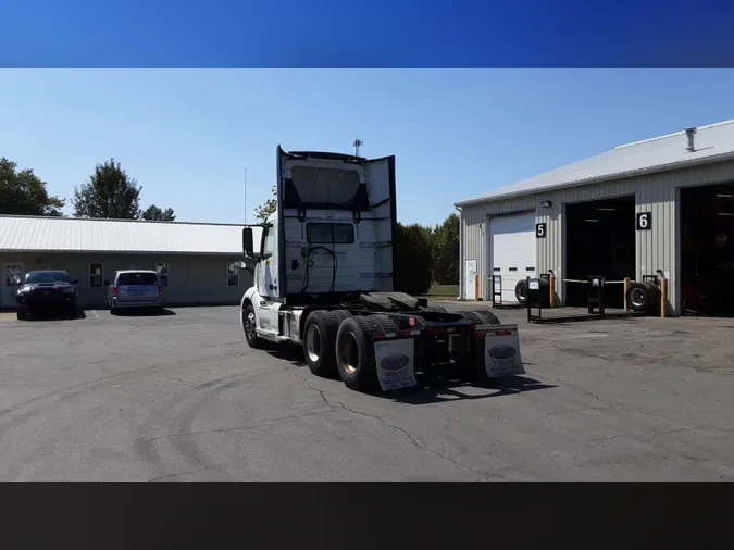 2018 Volvo VNL300