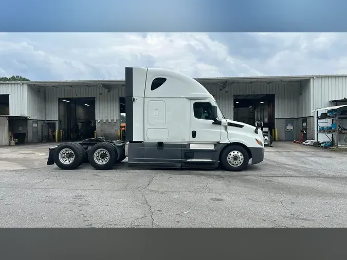 2022 Freightliner Cascadia 126