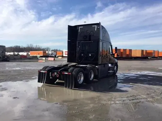 2022 Freightliner Cascadia