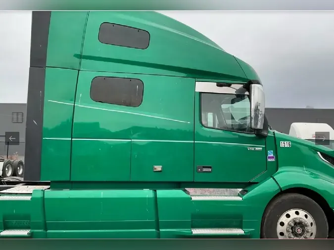 2021 VOLVO VNL64T760