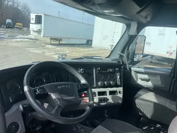 2020 Freightliner T12664ST