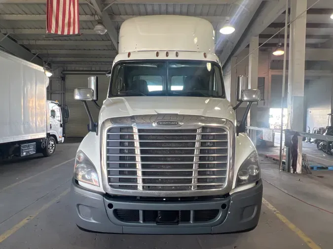 2018 FREIGHTLINER/MERCEDES CASCADIA 125