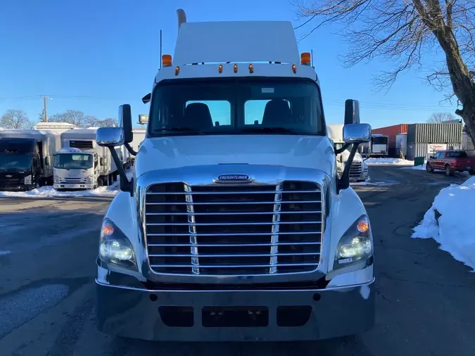 2019 FREIGHTLINER/MERCEDES CASCADIA 1257d29d23d354a4824e252c3ffb548fc2b
