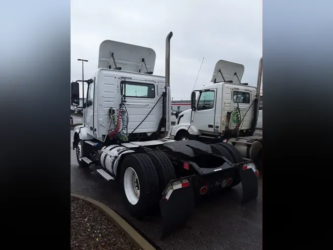 2016 VOLVO VNL42TRACTOR