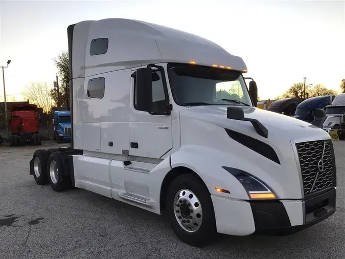 2021 VOLVO VNL64T760