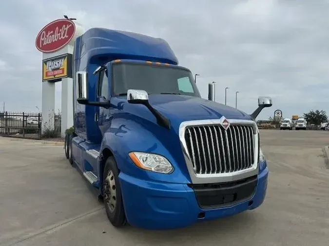 2022 International LT625