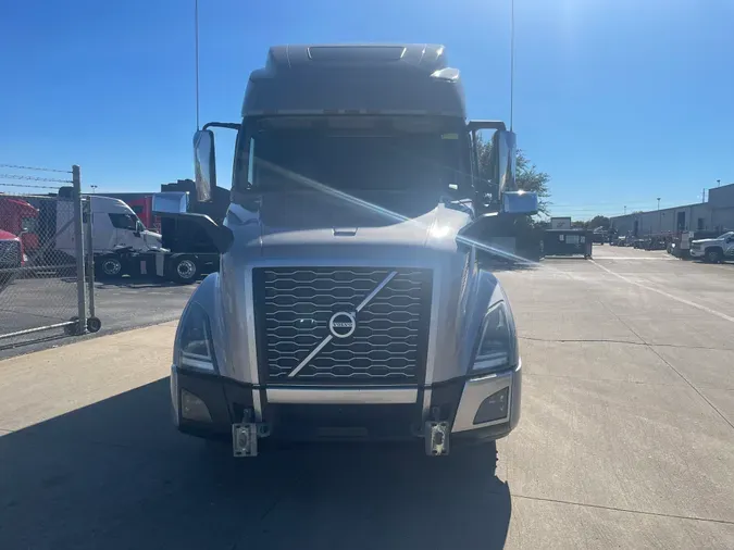 2022 VOLVO VNL64T860