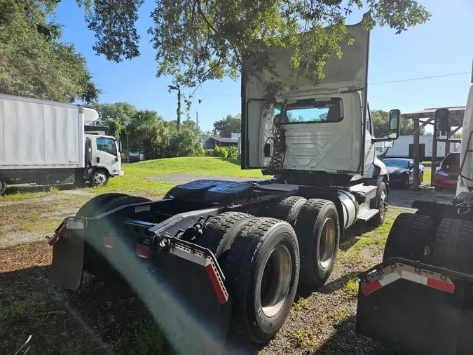 2020 NAVISTAR INTERNATIONAL RH613 DAYCAB T/A