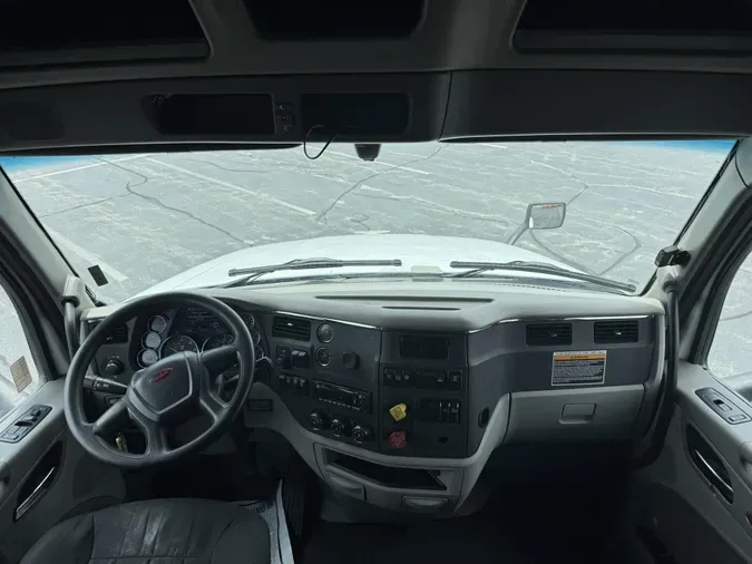 2022 Peterbilt 579