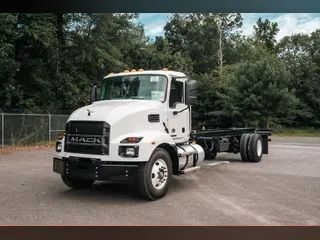 2025 MACK MD64