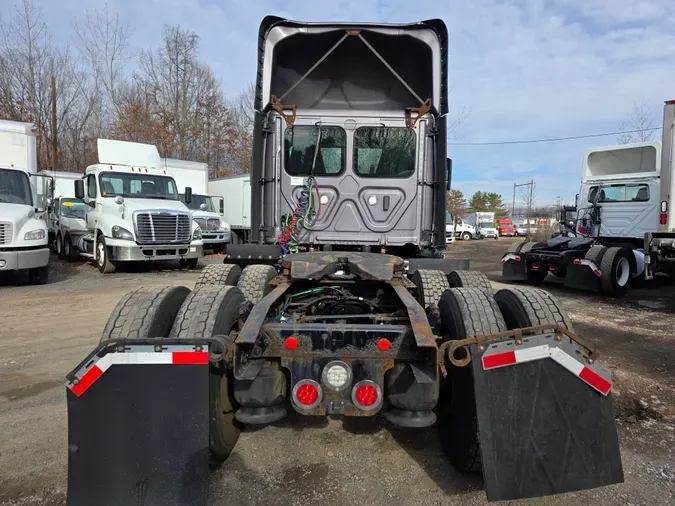 2018 FREIGHTLINER/MERCEDES CASCADIA 125