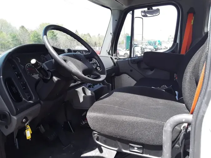 2020 FREIGHTLINER M2 106