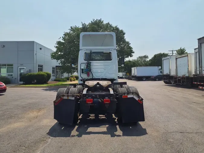2018 NAVISTAR INTERNATIONAL LT625 DAYCAB T/A