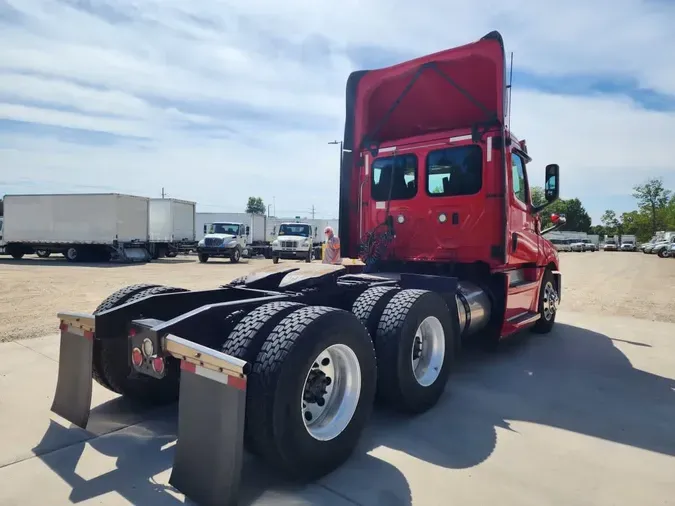 2019 FREIGHTLINER/MERCEDES NEW CASCADIA PX12664
