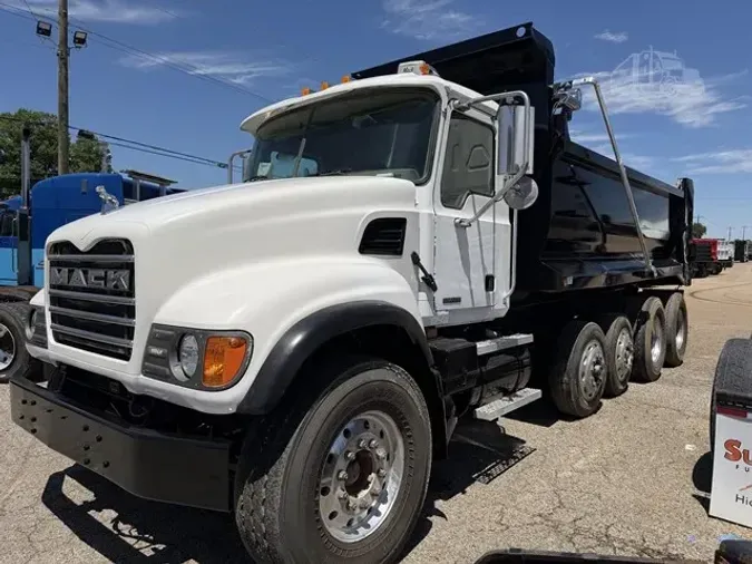 2006 MACK GRANITE CV713