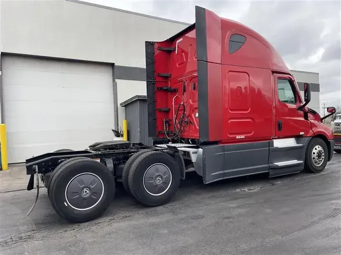 2021 FREIGHTLINER CA126