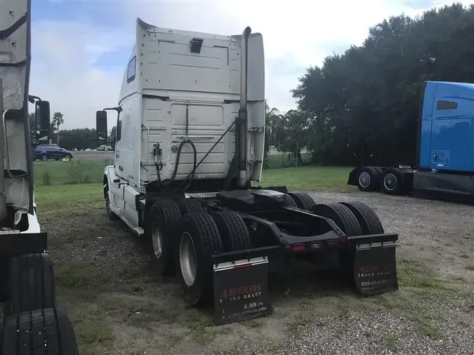 2013 VOLVO VNL670