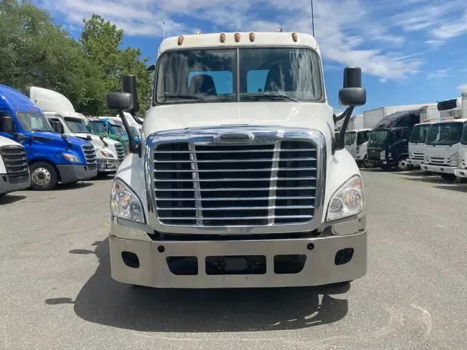 2018 FREIGHTLINER CASCADIA 125