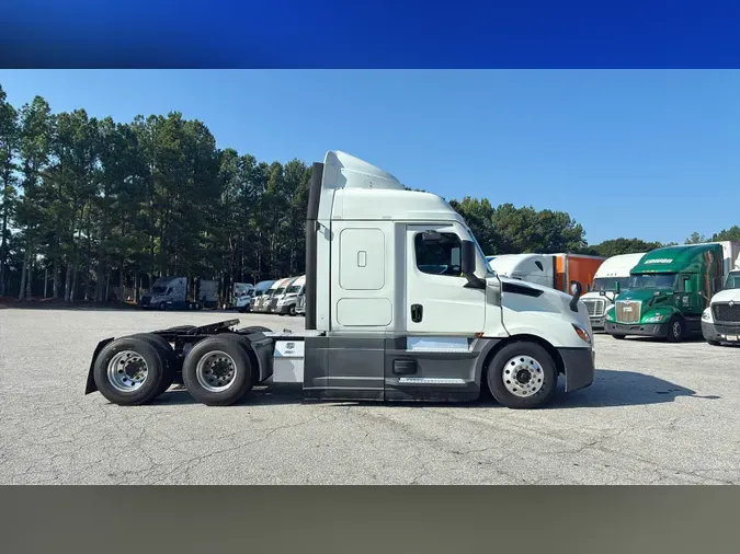 2022 Freightliner Cascadia 1267d480498f99e81e4488bd96edd605051