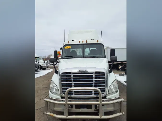 2019 FREIGHTLINER/MERCEDES CASCADIA 125