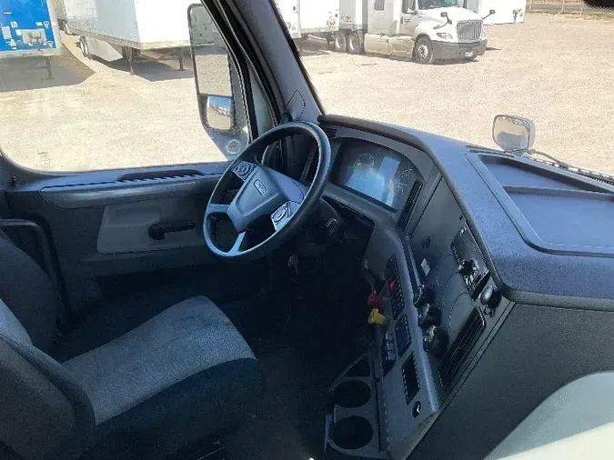 2019 Freightliner T12664ST