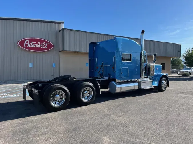 2020 Peterbilt 389