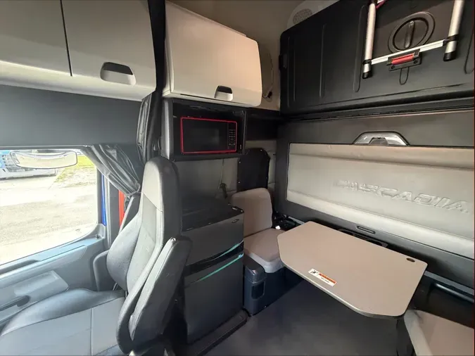 2022 Freightliner Cascadia 126