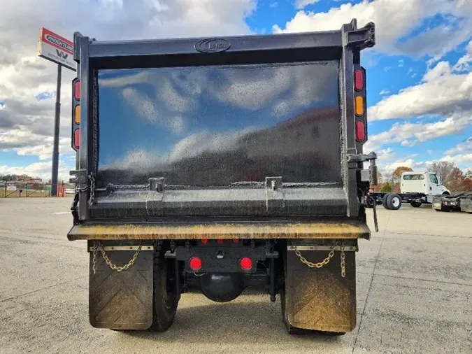 2016 Freightliner 114SD