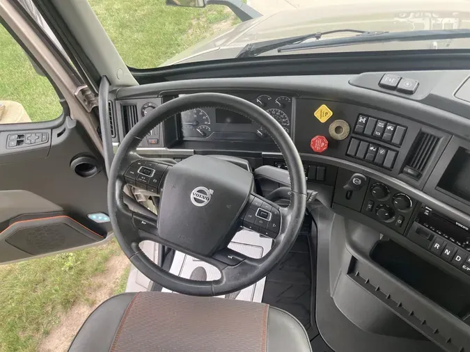 2020 Volvo VN