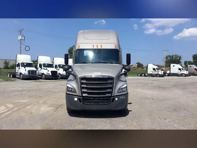 2025 Freightliner Cascadia 126
