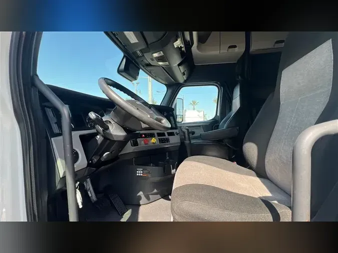 2021 FREIGHTLINER CA126