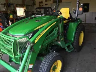 2015 John Deere 3046R