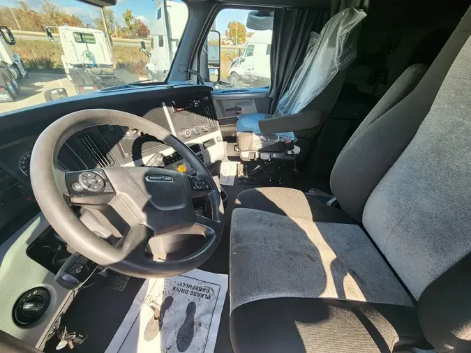 2021 FREIGHTLINER Cascadia 1267d5d90c80b1643ba56aecf9e3457cec4