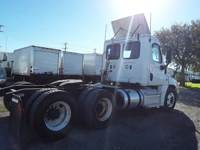 2019 FREIGHTLINER/MERCEDES CASCADIA 125