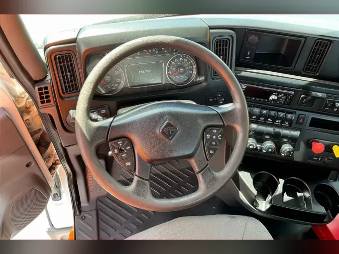2019 INT LT625 6x4