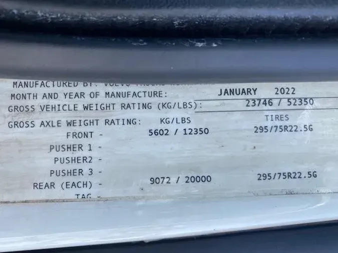 2023 Volvo VNR64T400