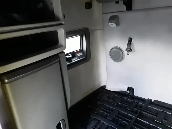 2020 VOLVO VNL64T-760