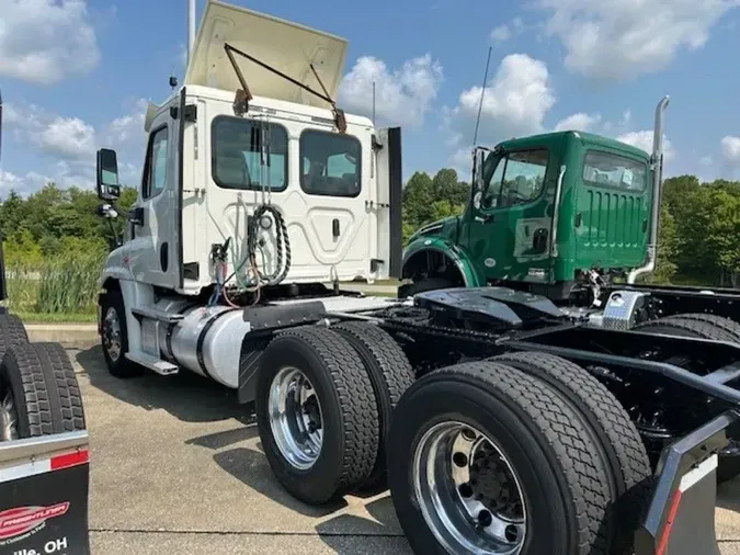 2018 Freightliner CASCADIA 125