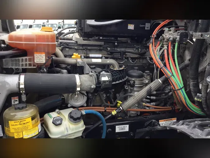 2019 Freightliner Cascadia 126