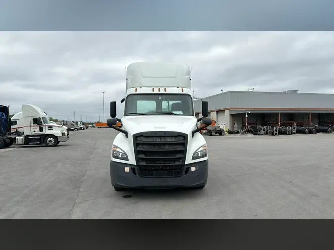 2020 Freightliner Cascadia 126