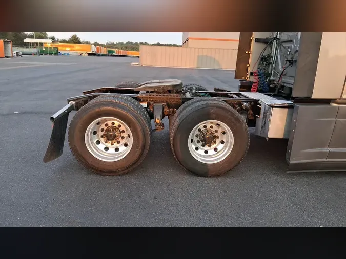 2023 Freightliner Cascadia 1267d69ee088261de6a576380d71e427f4b