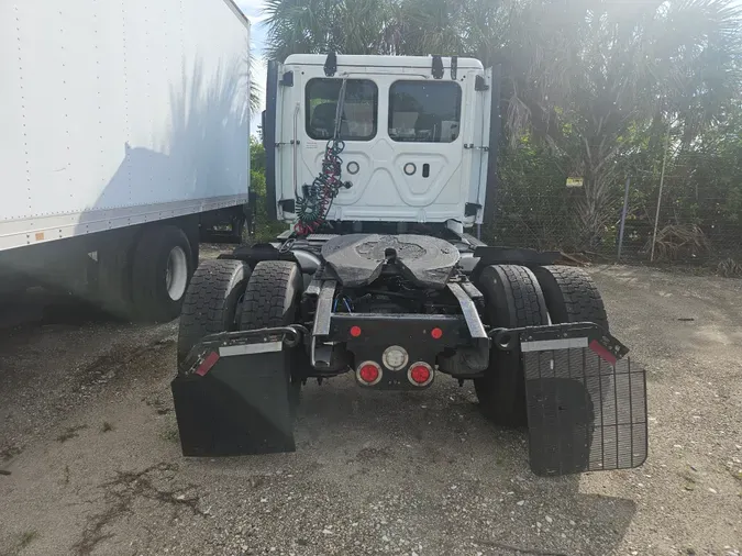 2020 FREIGHTLINER/MERCEDES CASCADIA 113