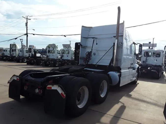 2020 VOLVO VNR64T-640